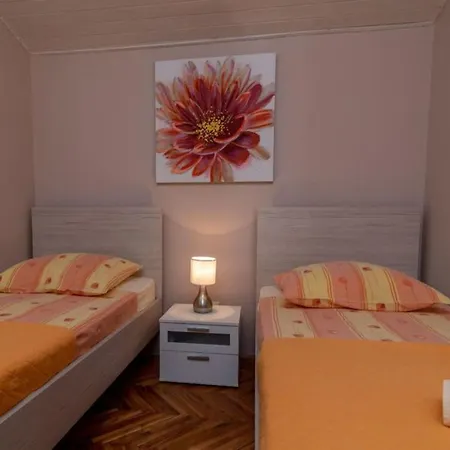 Daniela - Three Bedroom With Terrace Apartment