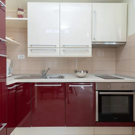 Daniela - Three Bedroom With Terrace アパート
