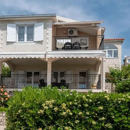Daniela - Three Bedroom With Terrace Trogir