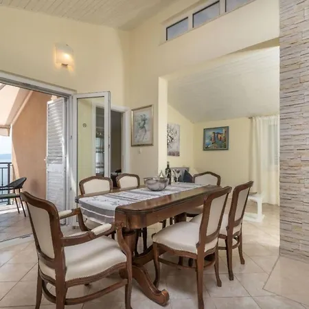 Daniela - Three Bedroom With Terrace * トロギール