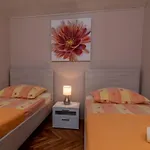 Daniela - Three Bedroom With Terrace Apartament
