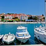 Daniela - Three Bedroom With Terrace Apartament *