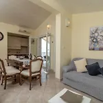 Apartament Daniela - Three Bedroom With Terrace Trogir
